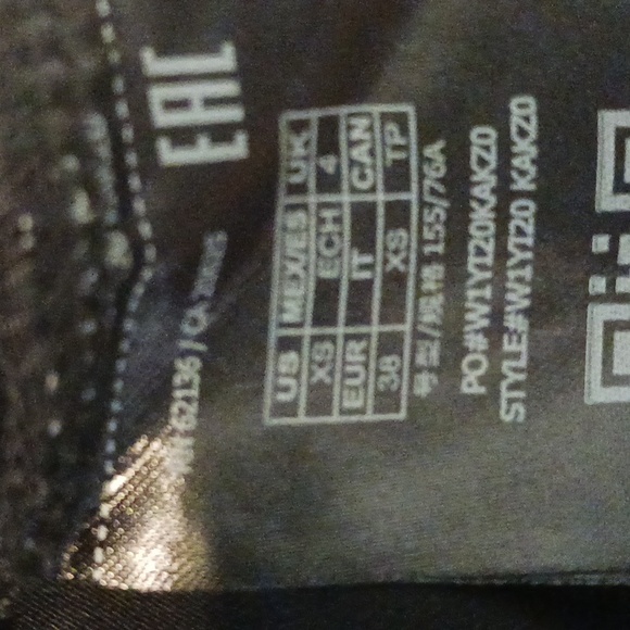 Guess "Smart Guess" Eco Concious Black Embroidered Eyelet Logo S/S Tee XS (NWT) - Picture 9 of 9